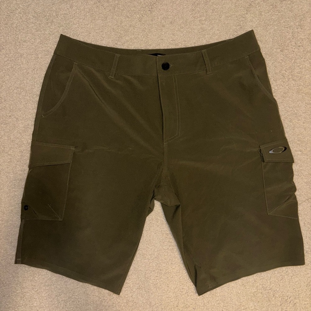 Oakley Men's Khaki Cargo Shorts